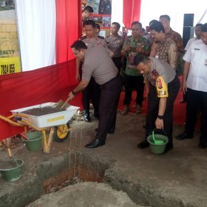 Irjen Pol Eko Indra Resmikan Pembangunan Rumah Polri