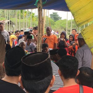 Antar Almarhum Muhammad Ravi Andrian ke Pemakaman, Ibunda Korban Jatuh Pingsan