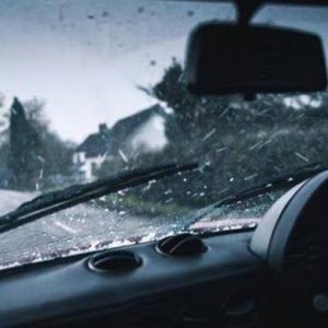 Berkendara saat hujan, Inilah Kecepatan Ideal Mobil