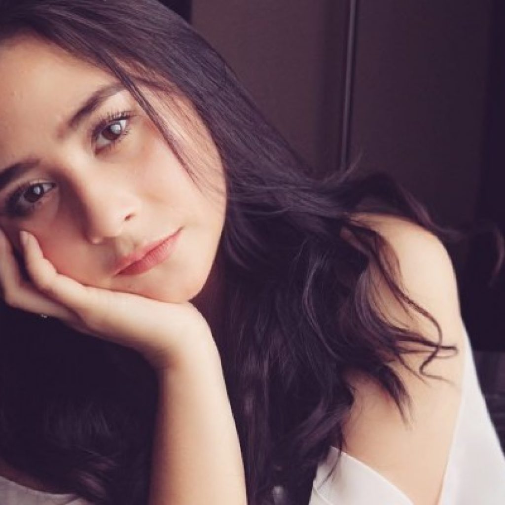 Prilly Latuconsina  : Aku Mahasiswi Normal Kok