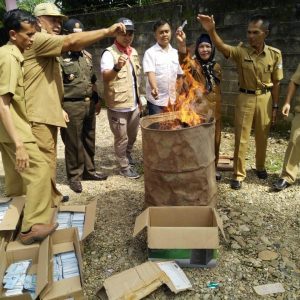 Disdukcapil Muratara Musnahkan 29.967 E-KTP