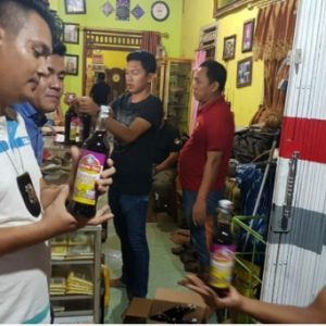 Razia Jelang Akhir Tahun, Polres OKI Sita Ratusan Botol Miras