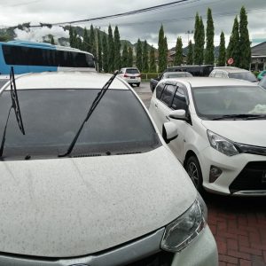 Anak Krakatau Semburkan Awan Panas ke Selatan, Hujan Abu Turun di Cilegon