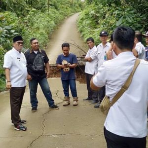 Bupati Muara Enim Janji Jalan Putus di Transad Segera Diperbaiki