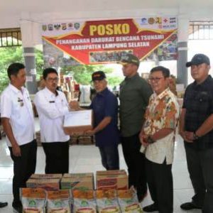 Pemkot Palembang Bersama Komunitas JPN Serahkan Bantuan kepada Korban Bencana Tsunami di Lampung Selatan