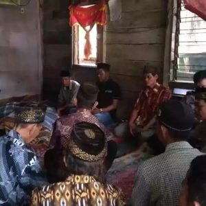Yogi Tewas Tersengat Listrik Saat Naik Pohon Rambutan