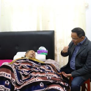 Dodi Reza Jenguk Ketua LVRI Sumsel, Doa Minta Kesembuhan