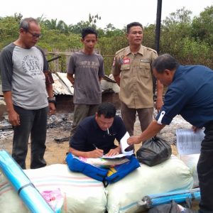 Respon Cepat, Dinsos dan Camat BHL Sambangi Rumah Alfian