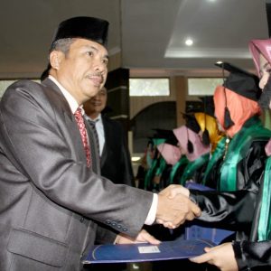 112 Mahasiswa Perguruan Tinggi Rahmaniyah Diwisuda