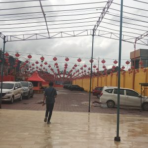 Jelang Imlek, Klenteng Dewi Kwan Im telah memasang 1.800 Lampion