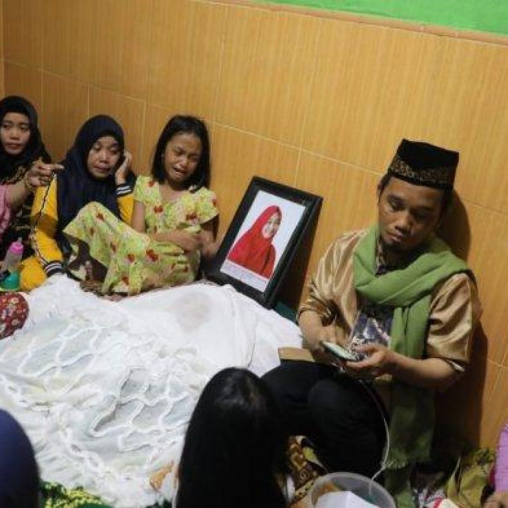 Innalilahi, Istri Ustad Maulana Meninggal Dunia