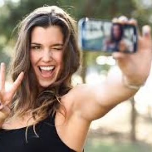 Penggemar Selfie Hati-Hati Ada Penyakit Mengintai