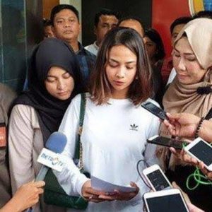 Vanessa Angel Segera Laporkan Oknum Artis yang Sebar Foto Bugilnya