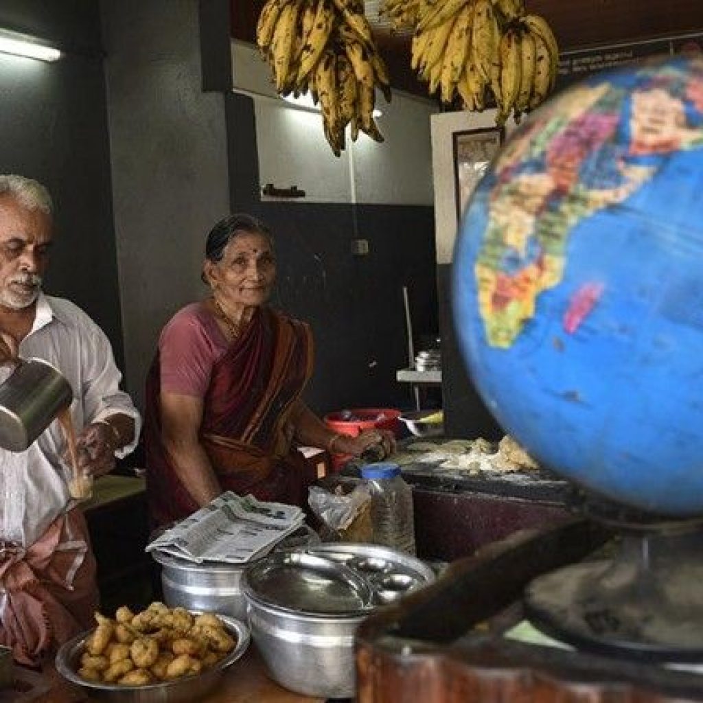 Pasangan Kakek Nenek Ini Sukses Keliling 23 Negara Dari Hasil Jualan Teh