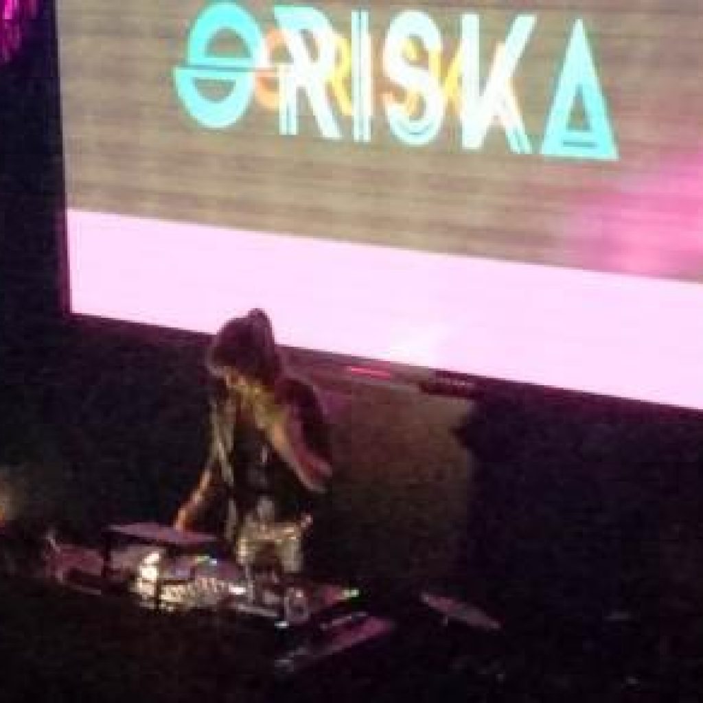 DJ Oriska, Hipnotis Pengujung Arena 9 Palembang