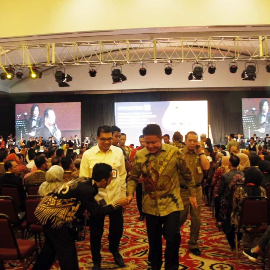 Hadiri Seminar Himpuni, Herman Deru Serukan Perlawanan Terhadap Kemiskinan