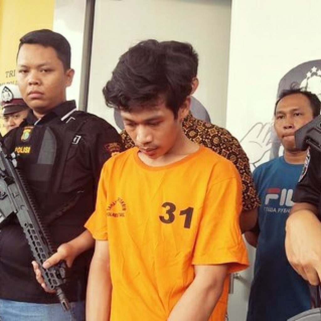 Habis Banting Motor Kekasihnya, Adi Ditahan Polisi