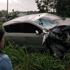 Diduga Ingin Menyalip, Mobil Oknum Polisi Tabrak Pengendara Motor Hingga Tewas
