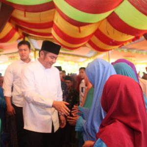 Kunker ke Tanjung Lubuk, Herman Deru Guyur Bantuan Pompa Modern