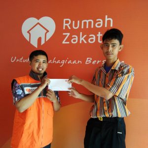 Rumah Zakat Bayar SPP Mahasiswa Tak Mampu