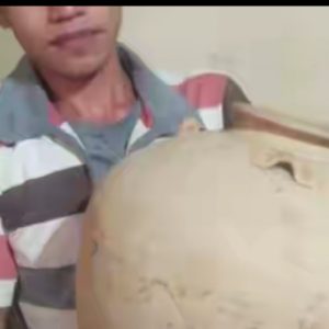 Warga Tanjung Sakti Temukan Guci Peninggalan Nenek Moyang