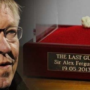 Permen Karet Bekas Kunyahan Alex Ferguson Terjual Rp 7,3 Miliar