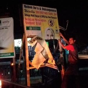 Kerja Bareng Sisir APK yang Masih Terpampang