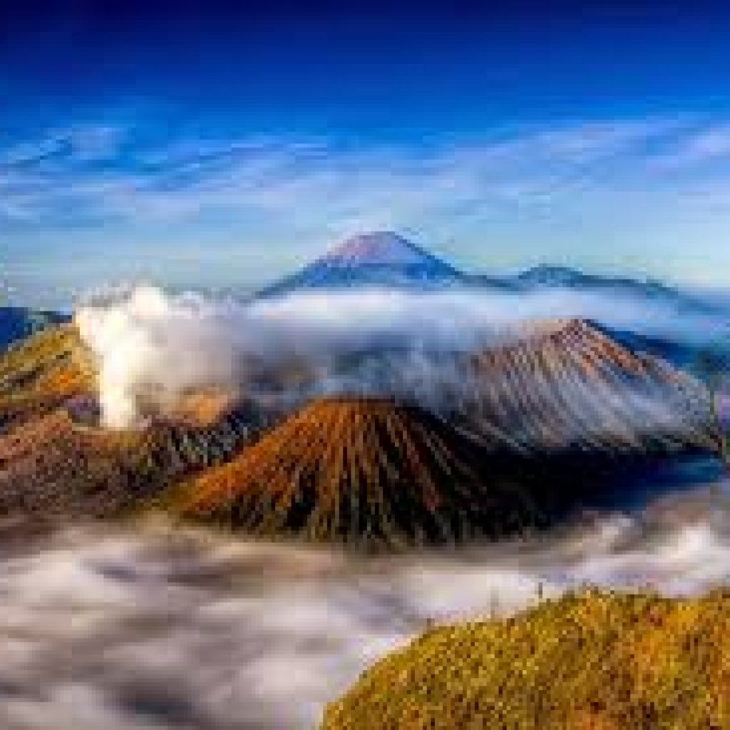 5 Gunung Tertinggi di Indonesia,Beserta Lokasi dan Fasilitas Nya