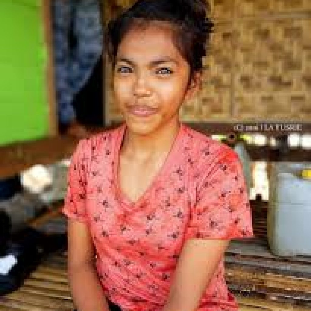 Mengenal Suku Lingon,Bule nya Indonesia