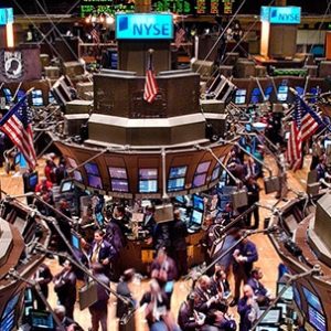 Investor Fokus ke Laporan Pendapatan, Wall Street Tergelincir