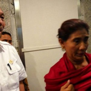 Lagi-lagi Luhut Minta Susi Setop Tenggelamkan Kapal