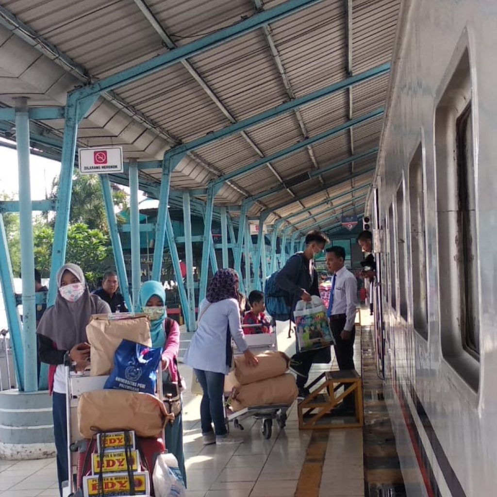 Jelang Arus Mudik, Tiket Kereta Api Kelas Ekonomi Jurusan Raja Basa dan Sarelo, Ludes Terjual