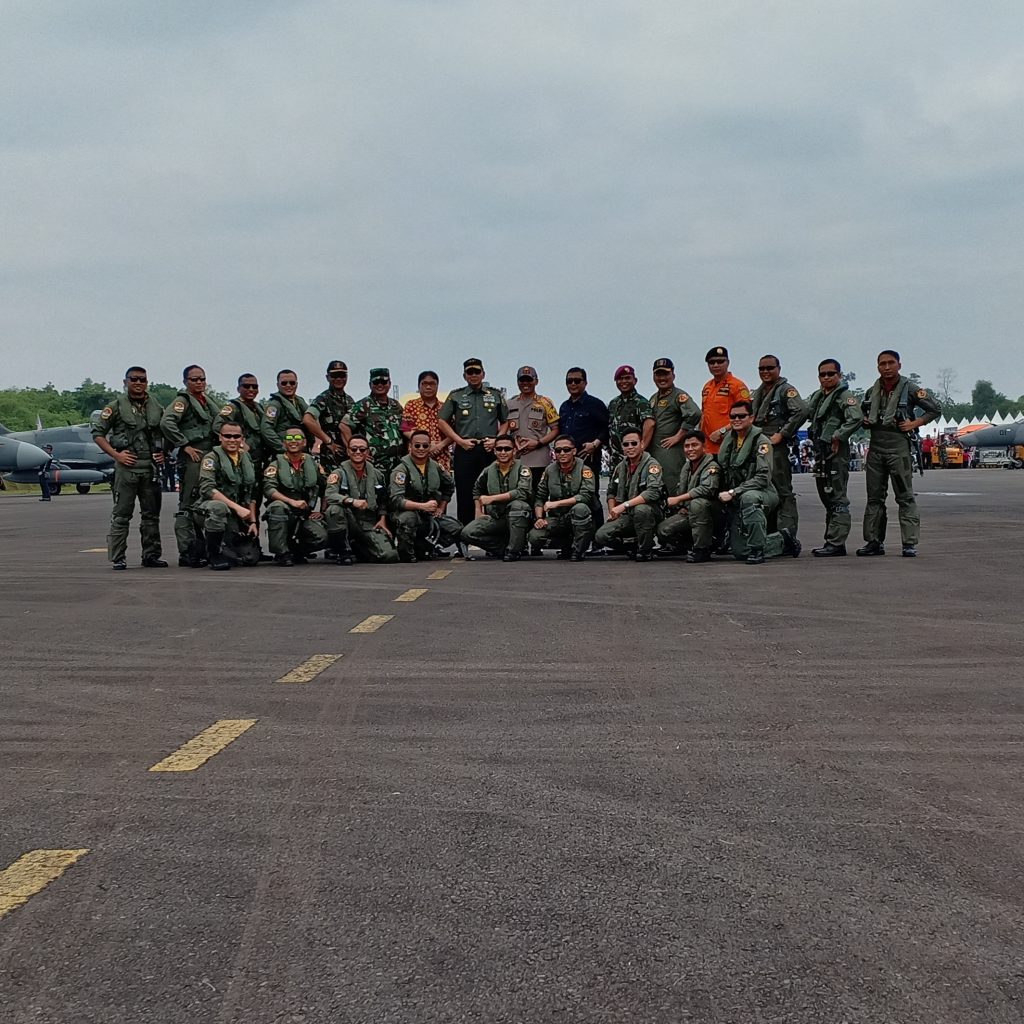 12 Pesawat Tempur TNI AU Berhasil Rebut Tanjung Pandan Dari Musuh