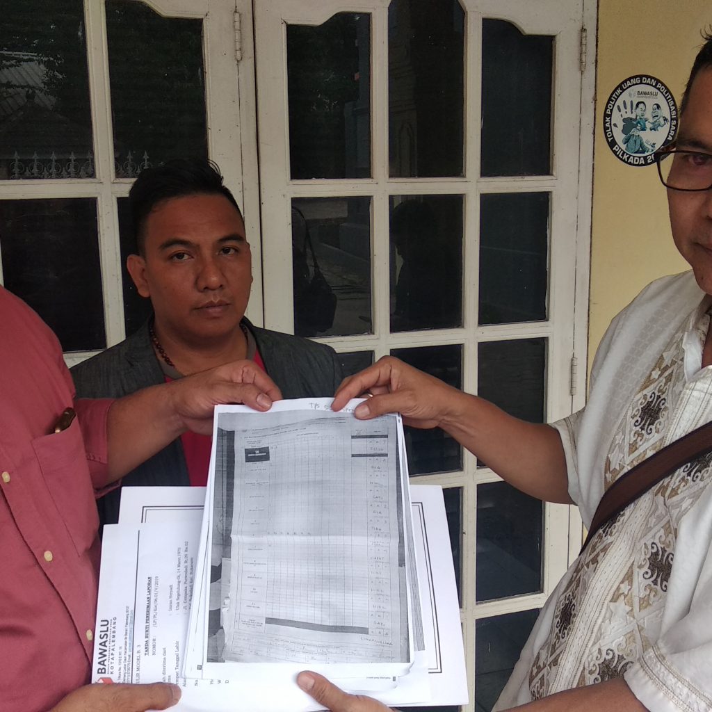 Caleg Separtai, Laporkan Dugaan Penggelembungan Suara ke Bawaslu Kota Palembang