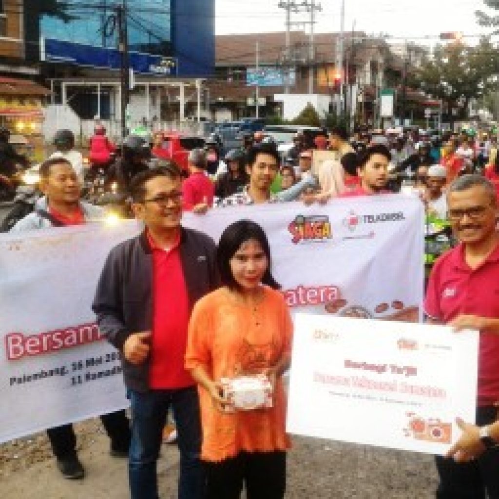 Telkomsel Bagikan Takjil dan Siap Hadapi Lonjakan Komunikasi Idul Fitri 2019