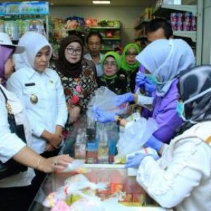 Tak Hanya Bazar, Penjual Makanan pun Tak Luput Disidak Wawako Palembang