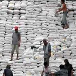 Bulog Kesulitan Menyalurkan Beras Pasca Program Rastra Jadi BPNT