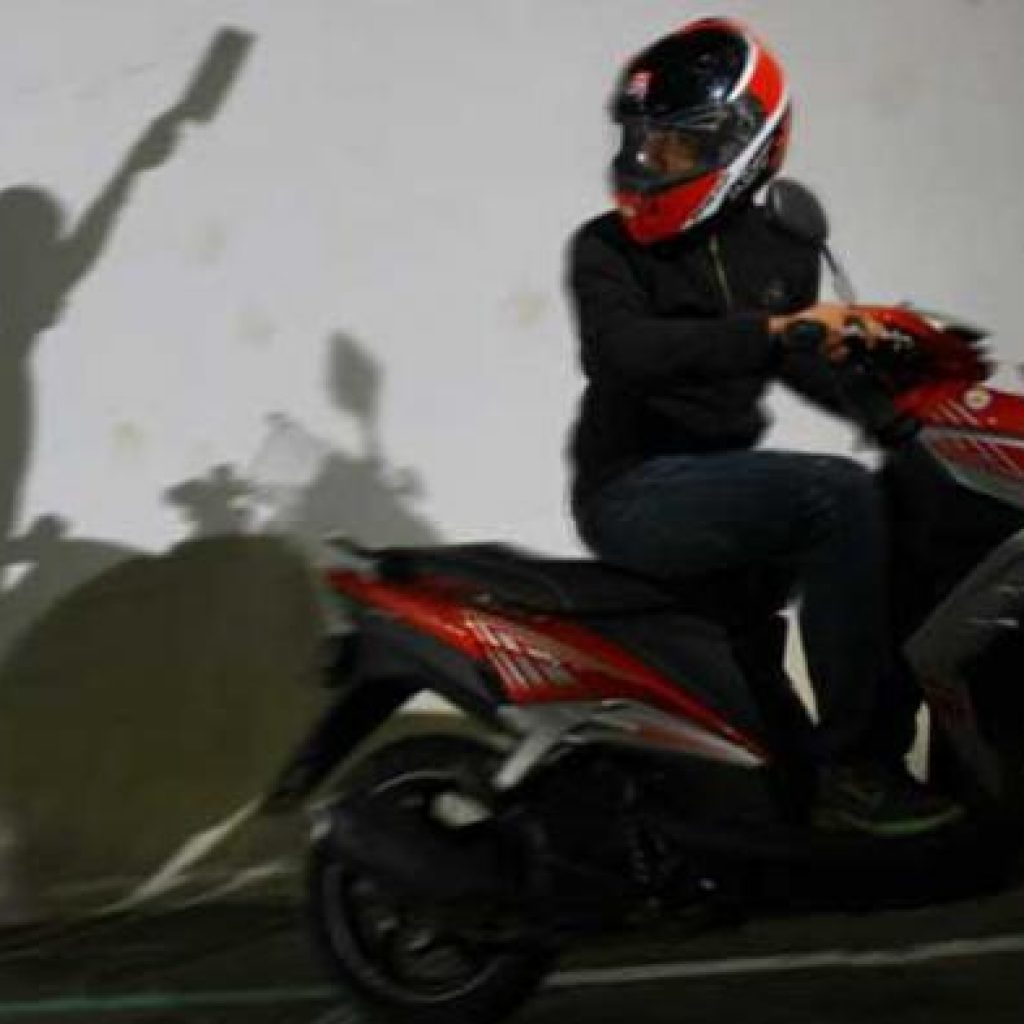 Trik Lolos dari Begal Motor di Malam Hari