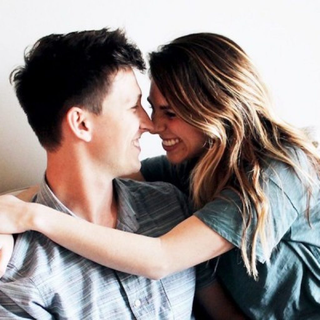 Nyeri Saat Bercinta, Coba Gunakan 5 Posisi Ini