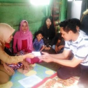 Pemkot Berikan Bantuan Kepada Masyarakat Tak Mampu