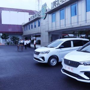 Bupati Muba Berikan Dua Unit Mobil Dinas  Lapas dan STIH Rahmaniyah Sekayu