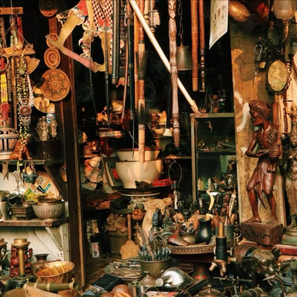 10 Benda ‘Tak Berguna’ yang Berharga Selangit pada Masa Lalu