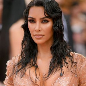 Kim Kardashian Siap Jual Rahasia Tubuh Seksinya