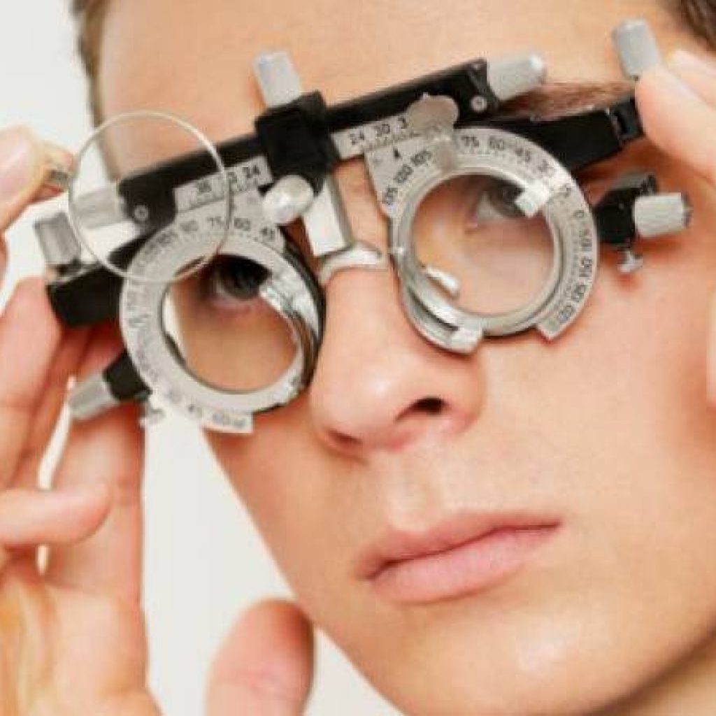 10 Penyebab Mata Buram, dari Rabun Hingga Retina Lepas