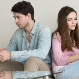 Pasangan Sukses dan Punya Karier Bagus, Wajarkah Jika Timbul Rasa Iri Padanya?