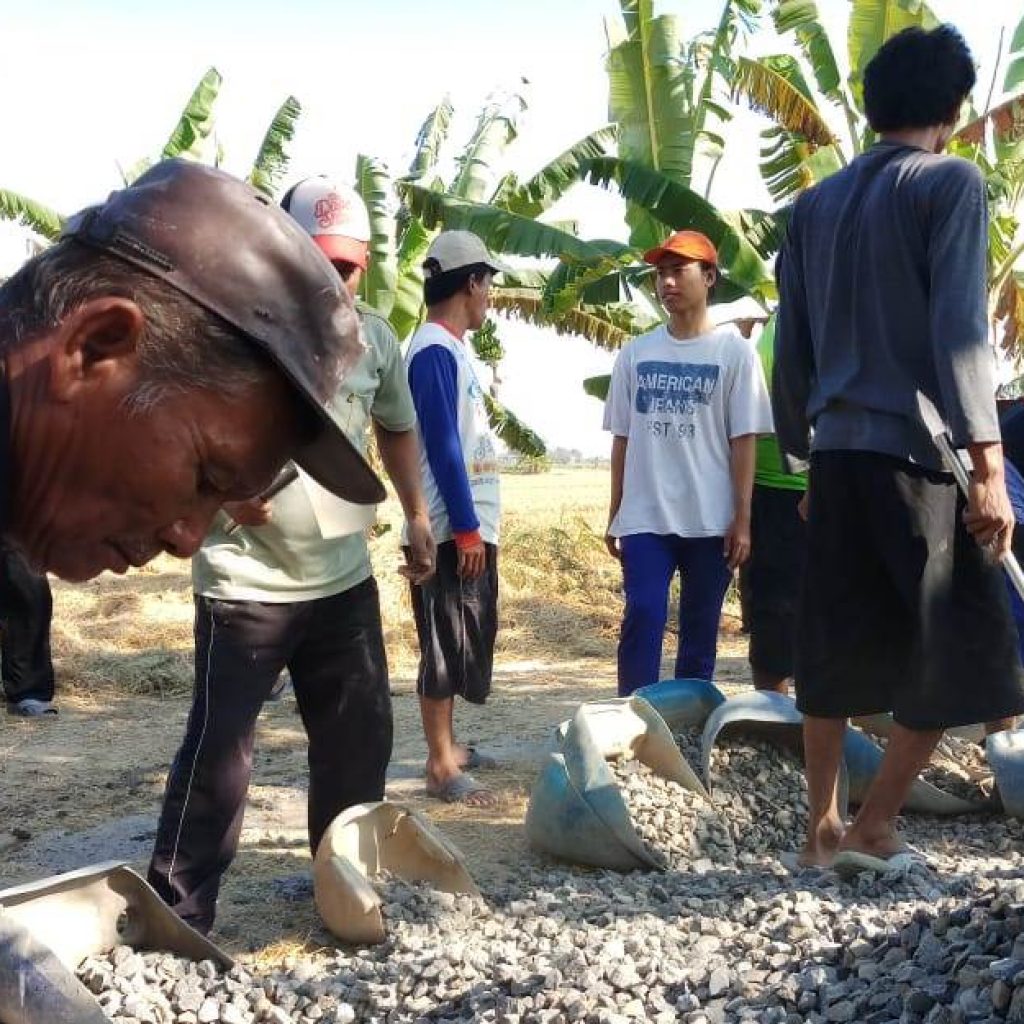 Totalitas Mbah No di TMMD Kalikondang