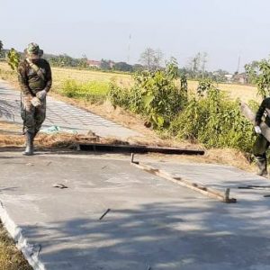 Berkolaborasi Dengan Warga, Jalan TMMD Cepat Selesai