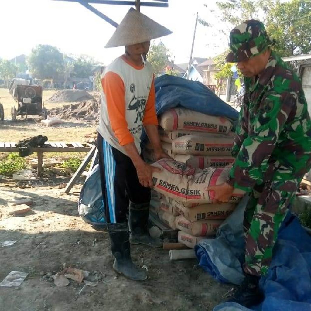 Ratusan Semen Digelontorkan Untuk Talud TMMD