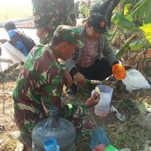 Demi Sukses TMMD, Kades Rela Oplos Minuman