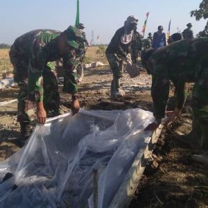 Serap Ilmu “Ngecor” Jalan di Lokasi TMMD